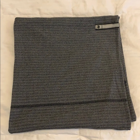 Lululemon Vinyasa Scarf - Picture 3 of 3